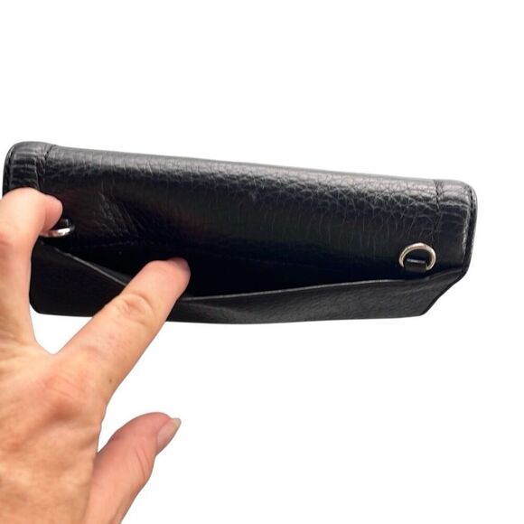 Marc by Marc Jacob’s black wallet. Does not have Crossbody chain. - Picture 5 of 5